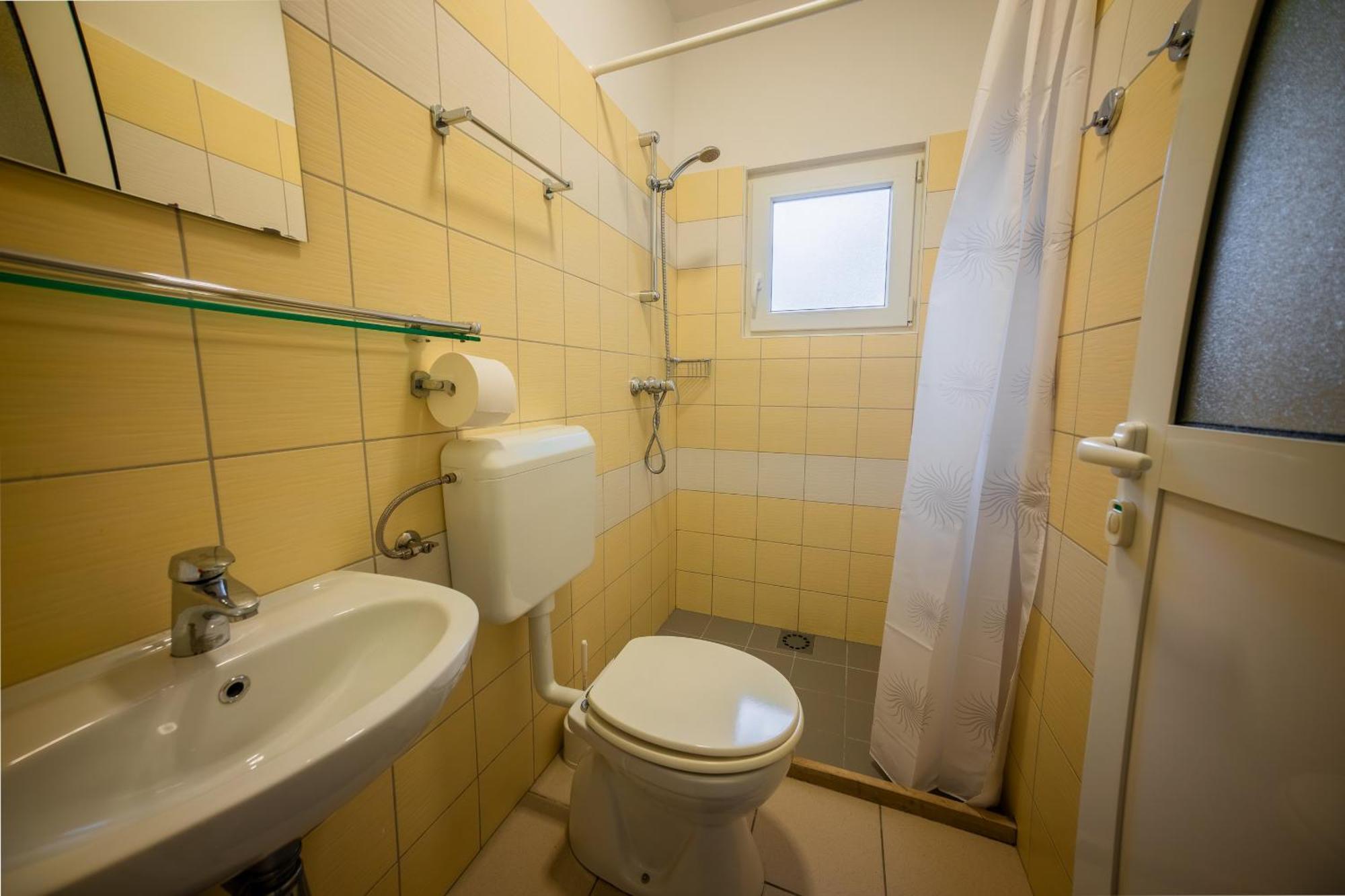 Apartma Kamp อายดอฟช์ชีนา ภายนอก รูปภาพ